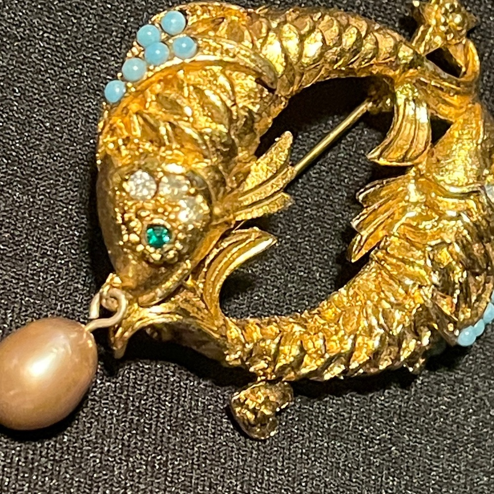 Vintage PISCES - Zodiac Brooch - gold tone with real pearl - Picture 3 of 8